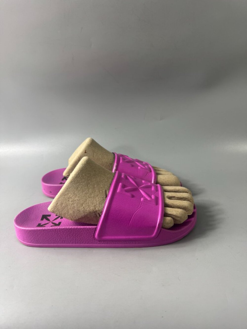Authentic Off-White Arrow Slider Rubber Slides, Pink, Size 37 - Picture 2 of 13
